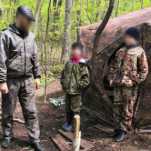 Стала известна судьба убежавшего от коронавируса в лес россиянина с детьми