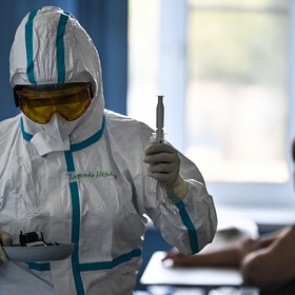 Названа дата пика заболеваемости коронавирусом в России