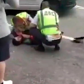 Расстрелявший российских полицейских прохожий оказался жив