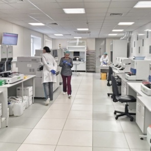 Ученые назвали сроки завершения испытаний вакцины от коронавируса