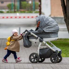 Где взять деньги на детей: список всех пособий, которые пообещал Путин