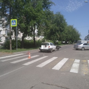 В Железногорске пожилой водитель сбил мать с коляской и детьми