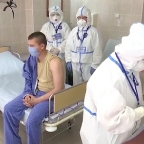 В России раскрыли состояние добровольцев спустя две недели после вакцинации