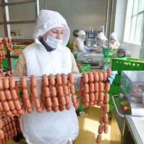 Названы лучшие докторские сардельки России