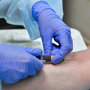 Названы сроки второй волны коронавируса в России