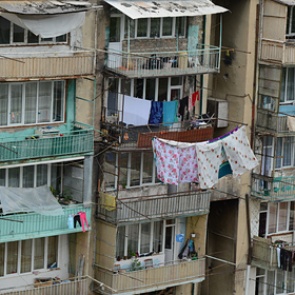 Названа опасность сушки белья на балконе