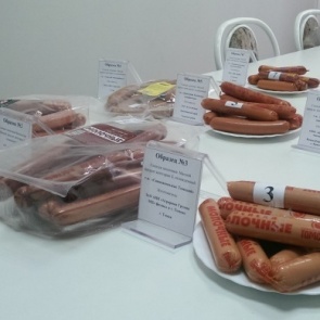 «Пять из восьми — фальсификат»: специалисты проверили сосиски с полок красноярских магазинов