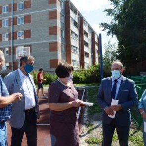 Городские власти начали проверку готовности образовательных учреждений к новому учебному году