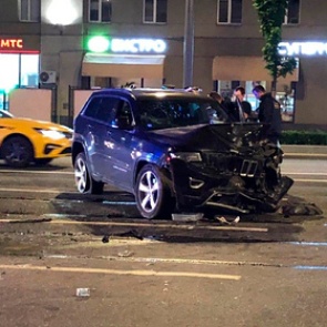 В машине Ефремова после смертельного ДТП нашли следы неизвестного человека