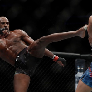 Лучший боец UFC сохранил титул чемпиона