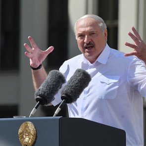 Лукашенко объявил о готовности передать полномочия