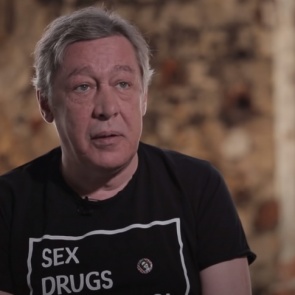 Защита Ефремова нашла человека, сидевшего за рулем его авто в момент ДТП. Это знаменитость