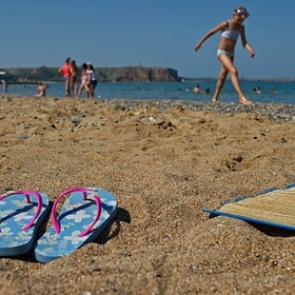 Судимого вожатого заподозрили в изнасиловании третьеклассниц