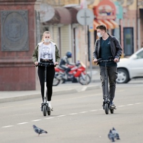 Пьяным россиянам запретят ездить на самокатах