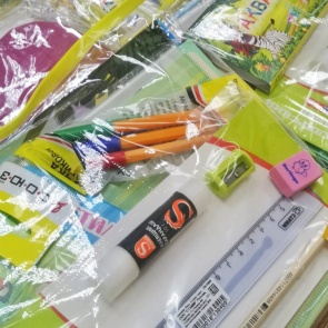 Около 220 детей Ачинска получили школьные наборы в рамках акции «Помоги пойти учиться»