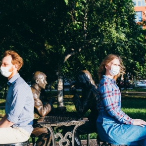 Роспотребнадзор: после выздоровления человека коронавирус живет в организме еще три месяца