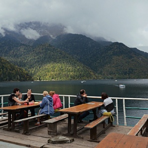 Российская туристка описала отдых в Абхазии словами «разруха, грязь и бедность»