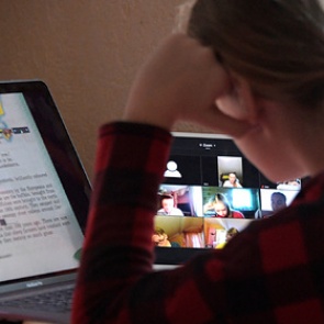 В Минпросвещения уточнили заявление о переводе школ на дистанционку