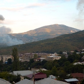 Армения и Азербайджан договорились о перемирии в Карабахе