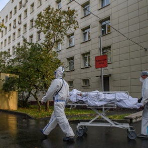 В Роспотребнадзоре назвали сроки выхода на плато по коронавирусу