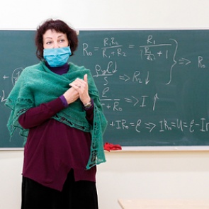 Московских старшеклассников переведут на дистанционное обучение