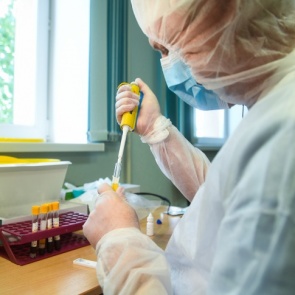 Каждый пятый переболевший коронавирусом теряет антитела через два месяца