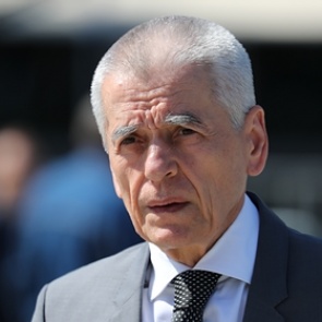 Онищенко оценил версию об искусственном происхождении коронавируса