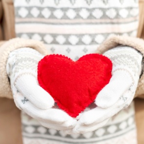 Приглашаем горожан принять участие в благотворительной акции «Подари тепло»