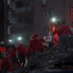 Число жертв землетрясения в Турции превысило 40 человек