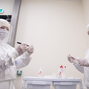 Роспотребнадзор сообщил о мутациях коронавируса. Что это значит?