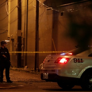 В США задержали подростка после стрельбы в торговом центре