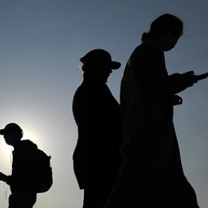 На все смартфоны россиян обязали устанавливать 16 отечественных приложений