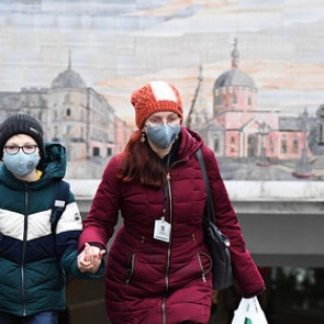 Врач назвал два опасных симптома коронавируса