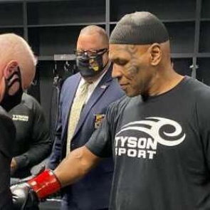 Бой Майка Тайсона и Роя Джонса завершился вничью