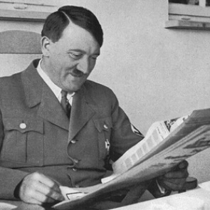 В России задумали наказывать за фотографии Гитлера