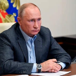 Путин «заморозил» накопительную пенсию до конца 2023 года