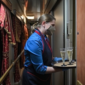 Биолог рассказала о влиянии алкоголя на действие вакцины от коронавируса