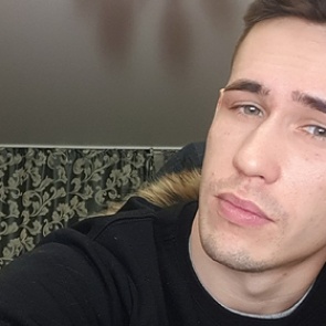 Устроивший стрим с мертвой подругой российский блогер отказался признать вину