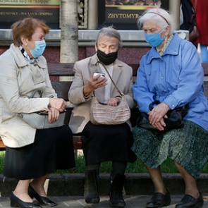 Власти Украины объявили о введении строгого карантина