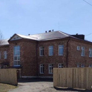 Фирму подозревают в мошенничестве на ремонте детской больницы, но она продолжает выигрывать господряды в крае