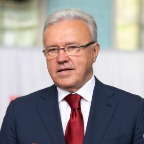 Губернатор Александр Усс вошел в состав Госсовета России