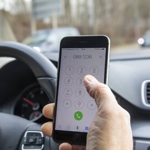 Мошенники свозили норильчанина в банк на такси: он лишился 240 тысяч рублей и месяц не знал об этом