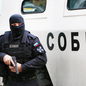 Красноярец сообщил о заложниках в своей квартире и получил судимость