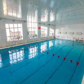 Ребенок отравился парами хлора в бассейне