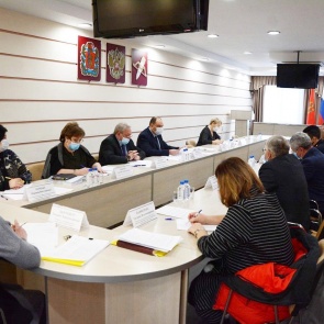 Работу городских структур в новогодние праздники обсудили сегодня на оперативном штабе в администрации Ачинска