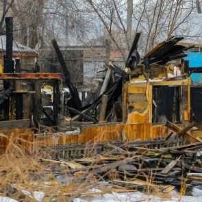 В дачном домике на окраине Красноярска сгорел пенсионер