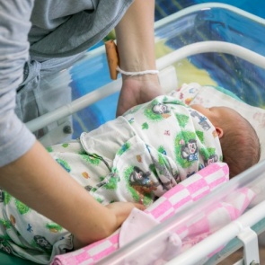 В Красноярске в первый день Нового года родились 16 малышей