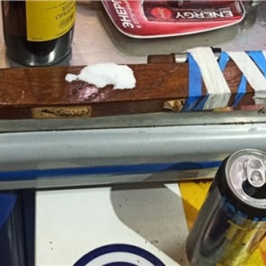 Вооруженный ножкой от табуретки житель Железногорска закрылся в павильоне и распивал там алкоголь