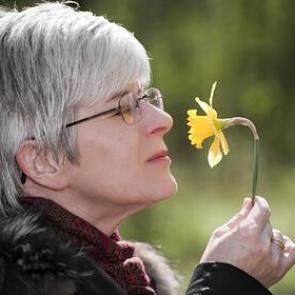 Потеря обоняния оказалась симптомом неизлечимой болезни