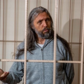 Руководителям «Города Солнца» снова продлили арест